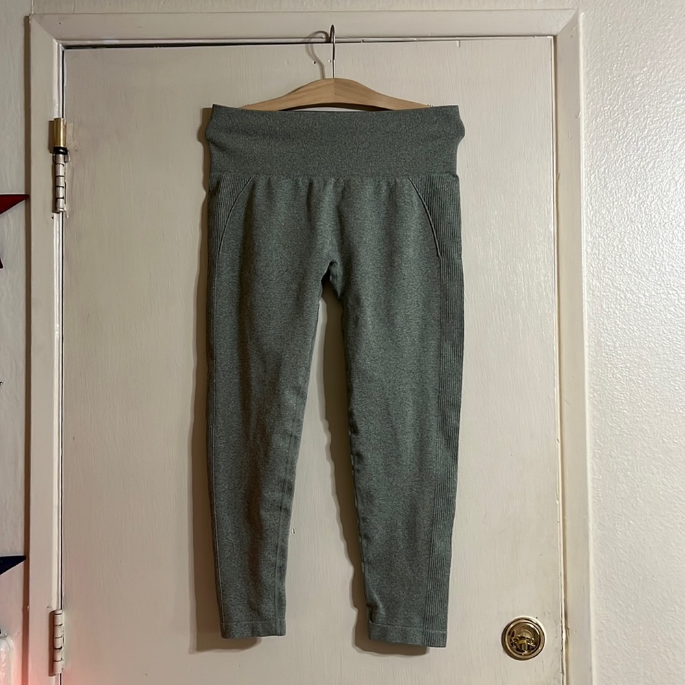 Green yoga pants size XL
